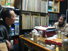 ���@�ɂĊJ�Â��ꂽ�V�N��ɂċ��{�ƃz�X�g���...