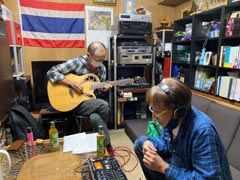 ������A�R�[�X�e�B�b�N�M�^�[�ŔM�����鋴�{�B�����Ē������f�荞�񂾎R��...