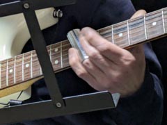 �����̓{�g���l�b�N���I���鋴�{...