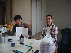 �^�ʖڂɑł����킹������q�t�f�̖ʁX�B�ł��Ȃ����ǐ^�񒆂ɂ͏Ē��̃{�g����...