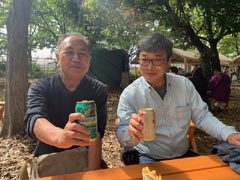 �X��������B�����̃x���`�Ŋ��t�I