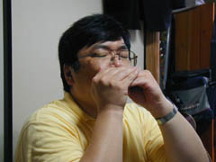 �u�Ƌ��v�̃o�b�L���O�ɍ��킹�ăn�[�v�𐁂��X���B���������̓��̓��n�[�T�������Ŗ{�Ԃ͎���Ɏ����z���ꂽ