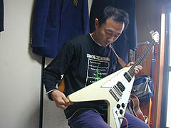 �V��ɂ�����Ō�̃G���L�M�^�[�p�[�g�ɒ��ނׂ��������鋴�{...