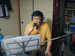 ���D�̃J���g���[�\���O�ɂē����̃{�[�J���𒮂�����X���I