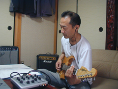 ���������ɓ���� WASHBURN �Ōy���ȃM�^�[�X�g���[�N���I���鋴�{...