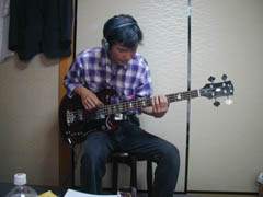 ���ɂɌ�����ꂽ���߂a�E�a�E�L���O�̔@���֎q�ɍ����ĉ��t������...