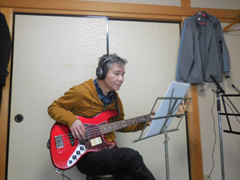 �_�_���I�̃Z�~�t���b�g���𒣂����W���Y�x�[�X�Ŗ����𒮂�������...